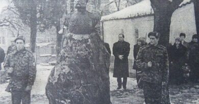 Чествания пред паметника на генерал Дандевил в Асеновград (галерия архивни фотографии)