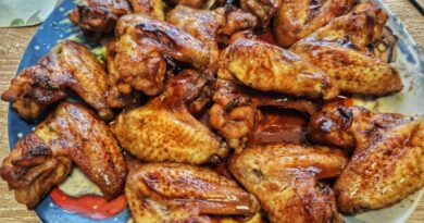 Домашни рецепти – Пилешки крилца с меласа от нар и ароматна марината