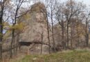 Природна забележителност „Пробитият камък“ край село Сърница, община Минерални бани – рид Аида, Източни Родопи