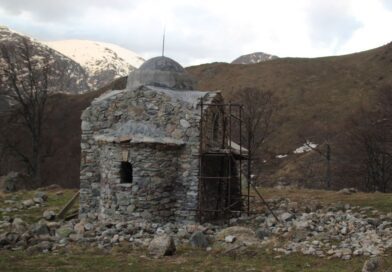Параклис „Св. Николай и Св. Пантелеймон“ до хижа „Рай“ в Стара планина – Карловска духовна околия, Пловдивска епархия