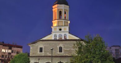 Храм „Св. Георги“ в град Трявна, община Трявна, област Габрово – Тревненска духовна околия, Великотърновска епархия