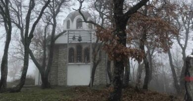 Параклис „Св. Илия“ над село Хухла, община Ивайловград, област Хасково – Ивайловградска духовна околия, Пловдивска епархия