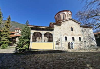 Храм „Св. Никола“ в южния двор на Бачковския манастир
