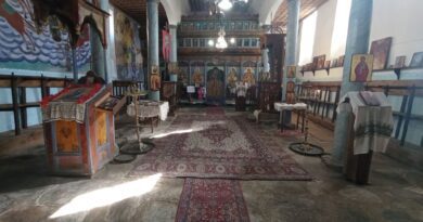 Деисис в храм „Св. Параскева“ (1833 г.) в родопското село Лещен – община Гърмен, област Благоевград