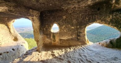 Ханкрумски скален манастир (галерия)