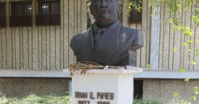 Бюст-паметник на Иван Рачев (1927–1990) в град Девня – община Девня, област Варна