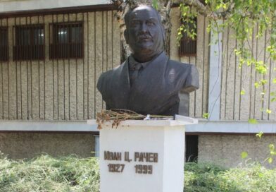 Бюст-паметник на Иван Рачев (1927–1990) в град Девня – община Девня, област Варна