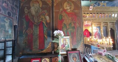 Икони, иконостас и стенописи в храм „Св. Георги и Св. Ектерина“ в Асеновград (галерия)