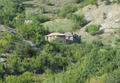 Махала Вельовска към село Рибен дол – община Баните, област Смолян